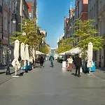 Sunny Apartments In The Heart Of Poznan Old Town By Noclegi Renters
