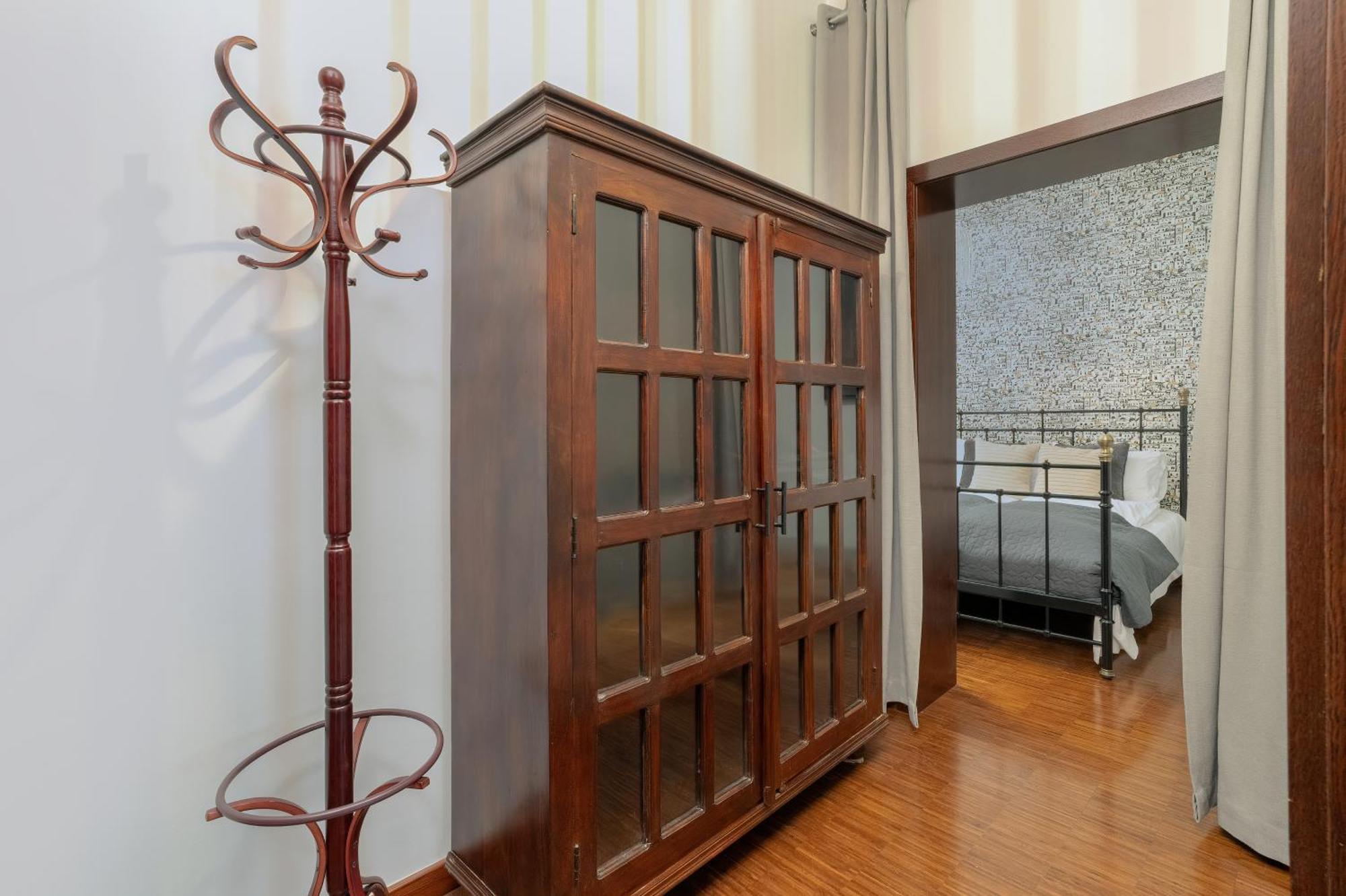Sunny In The Heart Of Old Town By Renters * Posen