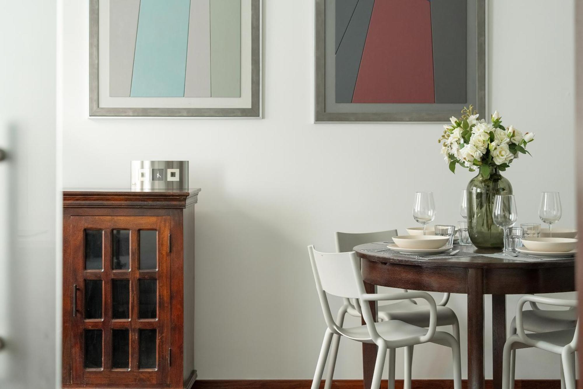 Sunny In The Heart Of Old Town By Renters Apartamento